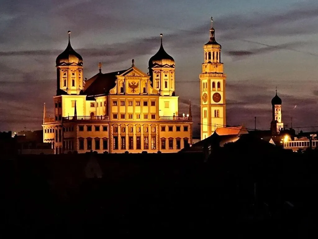 Holiday Apartment Wedel Augsburg